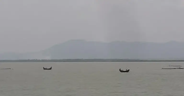 টেকনাফ সংলগ্ন নাফ নদী